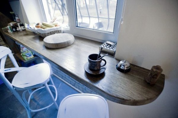 15 удачных идей для подоконника на кухне в малогабаритной квартире