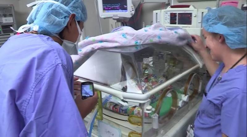 Эта женщина была полностью уверена, что ждет близнецов. Но когда врач сделал ей узи, женщина начала кричать!