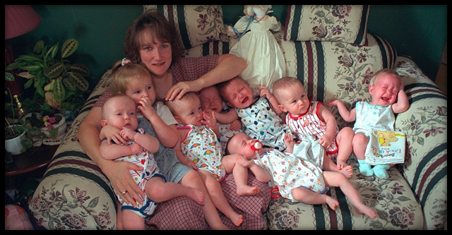 «В 1997 году она смогла родить семерых детей — и ее сразу бросил муж». Вот какой она стала сегодня