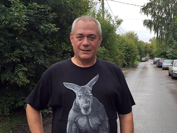 Сергея Доренко могли отравить: старшие дочери журналиста обвинили в случившемся горе его вторую жену