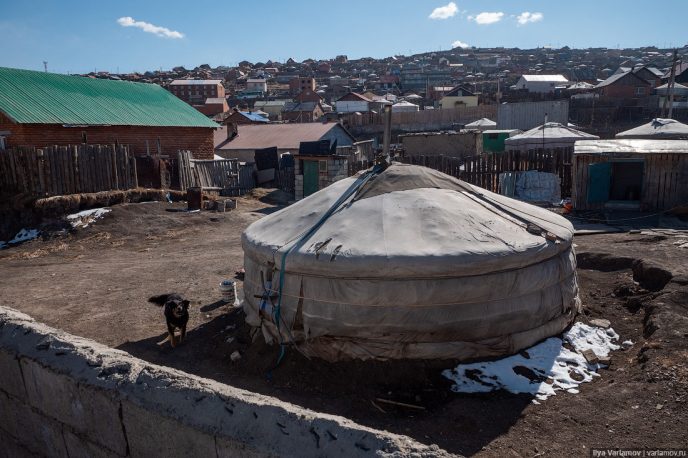 Как живут люди в Монголии: фотографии, которые удивят даже видавших виды туристов