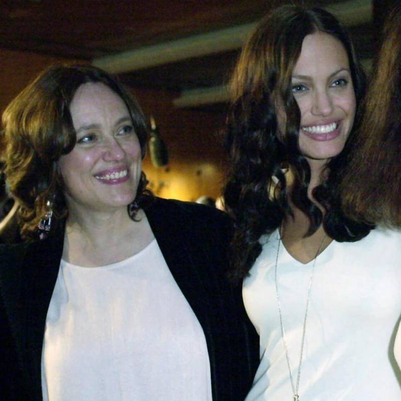 Редкая красота матери Анджелины Джоли: своей внешностью актриса обязана матери