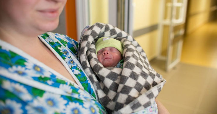 Лично главврач принимал роды: впервые за 50 лет в Санкт-Петербурге женщина родила четверню