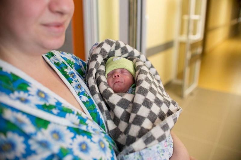Лично главврач принимал роды: впервые за 50 лет в Санкт-Петербурге женщина родила четверню