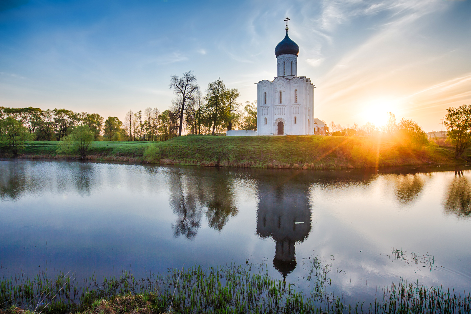 Покрова на Нерли колокольня